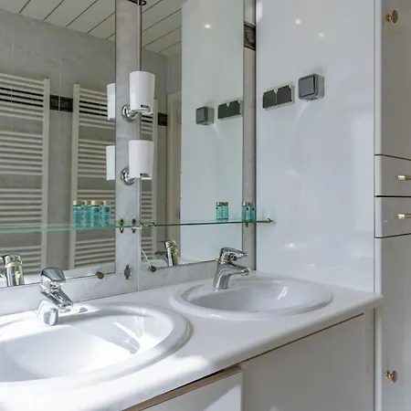 Nyaraló Huswell - Lapon - Spacious & Stylish Vacation Retreat *