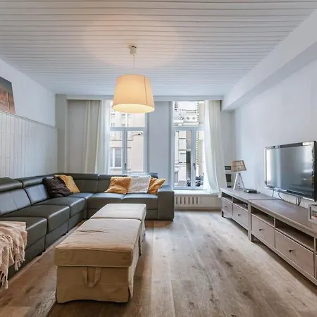 Huswell - Lapon - Spacious & Stylish Vacation Retreat Vakantiehuis