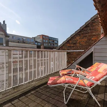 Huswell - Lapon - Spacious & Stylish Vacation Retreat *