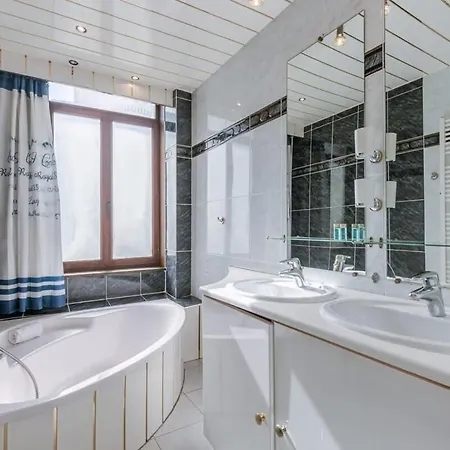 Huswell - Lapon - Spacious & Stylish Vacation Retreat Oostende