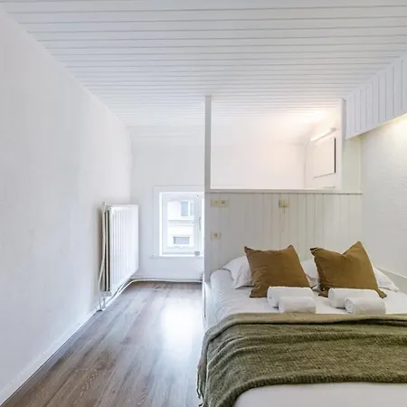 Huswell - Lapon - Spacious & Stylish Vacation Retreat Vakantiehuis *