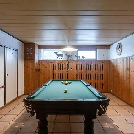 Huswell - Lapon - Spacious & Stylish Vacation Retreat